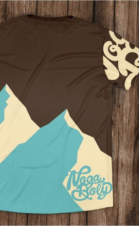 brown adventure koszulka