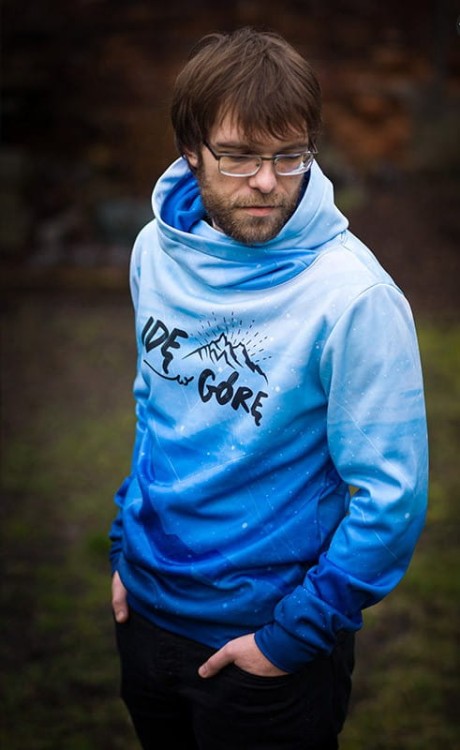 ide w góry blue bluza